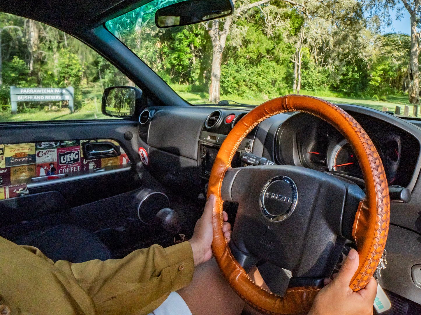 Hand tooled custom leather steering wheel cover - Basketweave