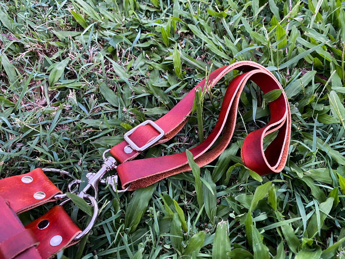 Wanderer's leather water bottle sling