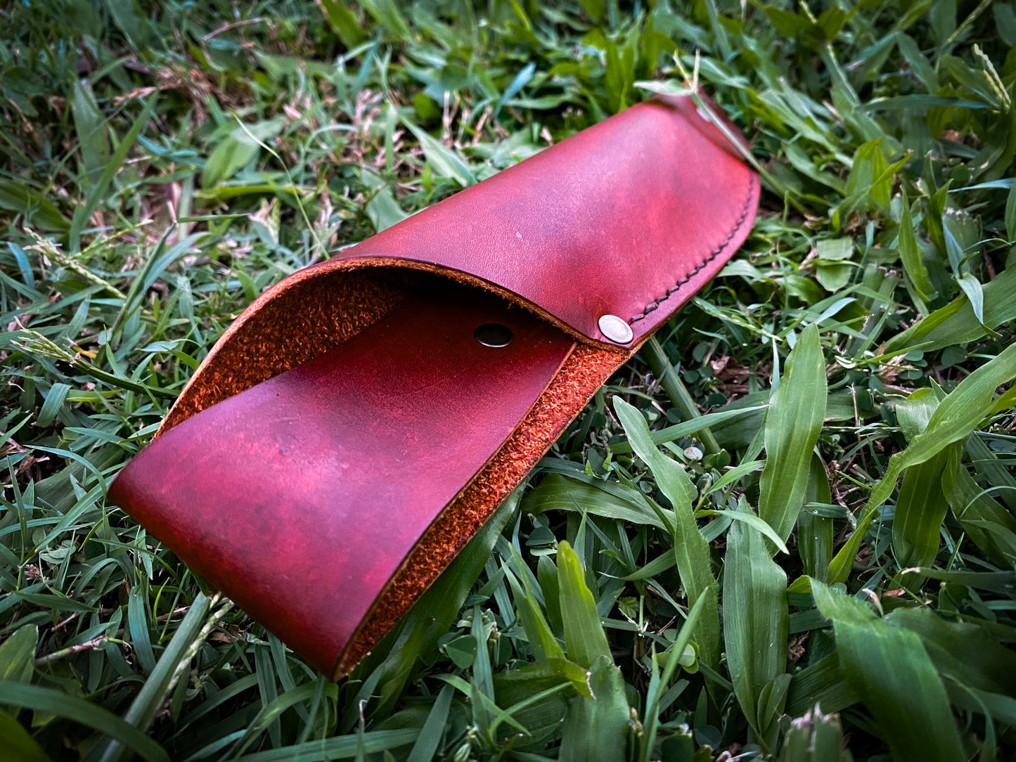 Bush crafters knife sheath with removable belt attachment