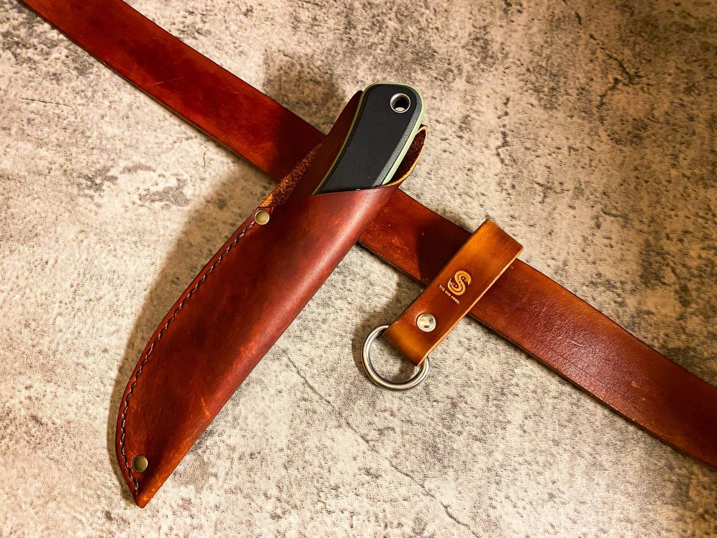 Bush crafters knife sheath with removable belt attachment