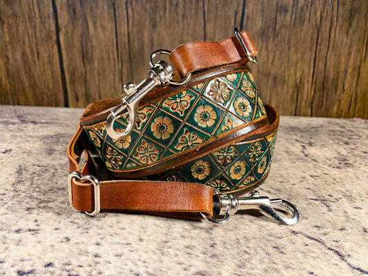 Adventurers full grain leather camera strap - green nature