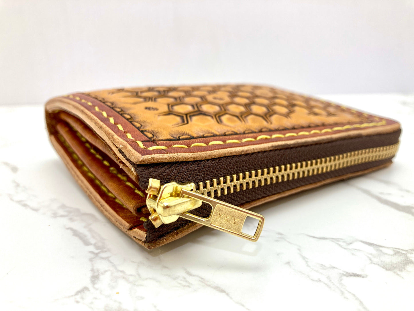 "Bee Hive Summer" L-zipped functional wallet