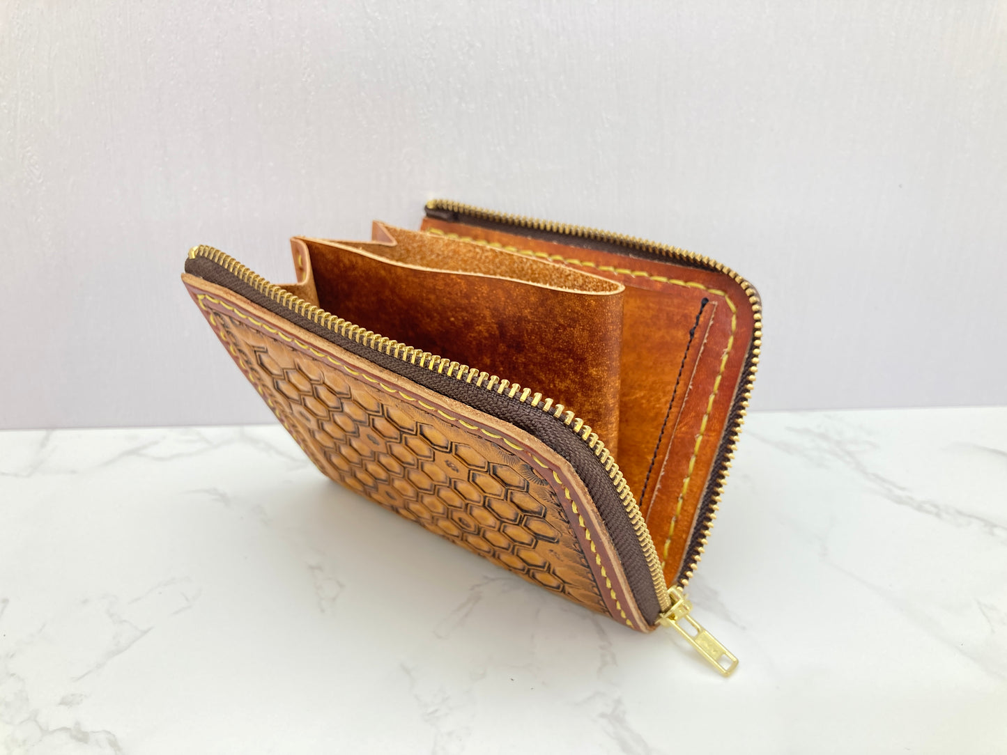 "Bee Hive Summer" L-zipped functional wallet