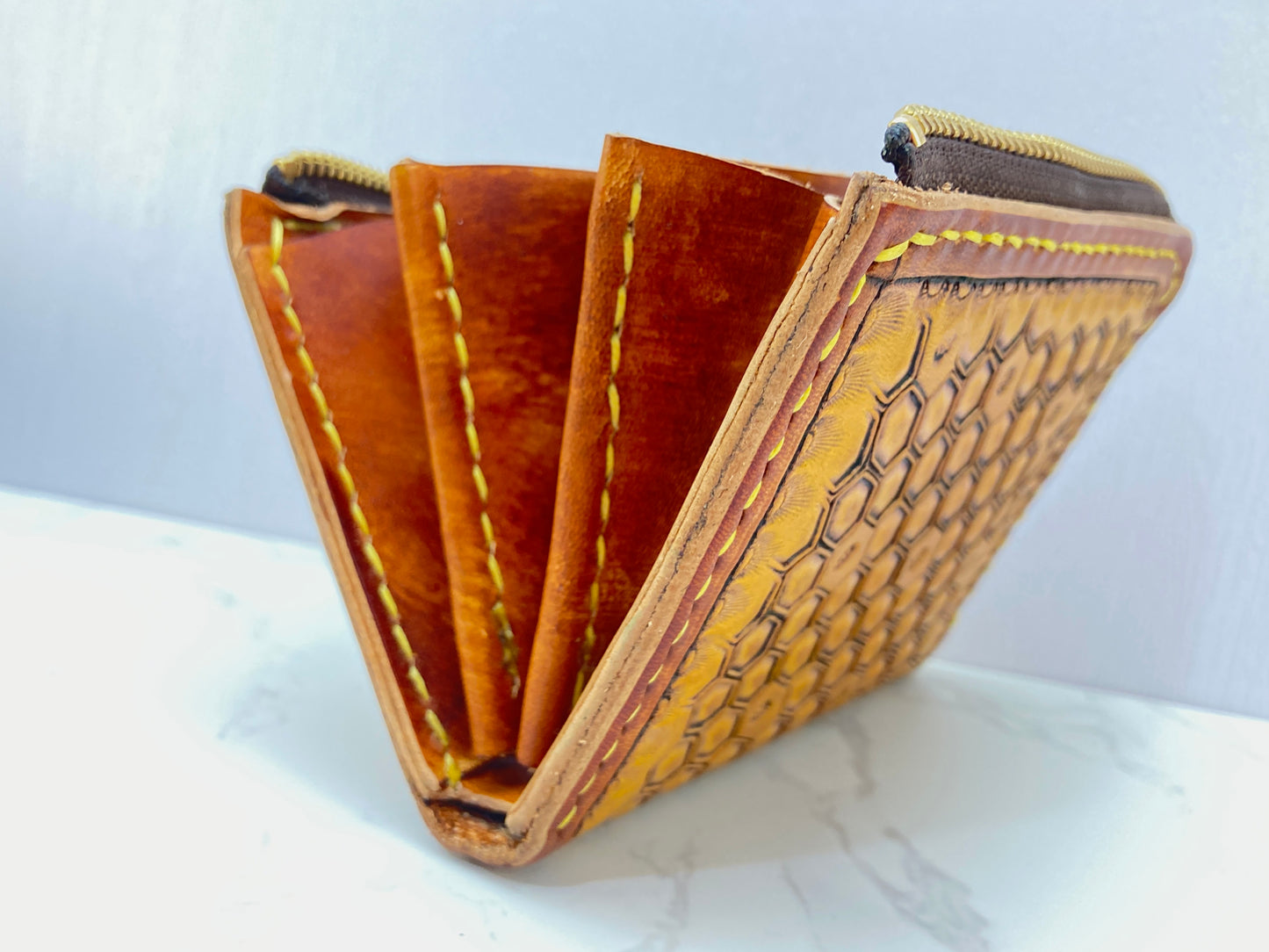 "Bee Hive Summer" L-zipped functional wallet