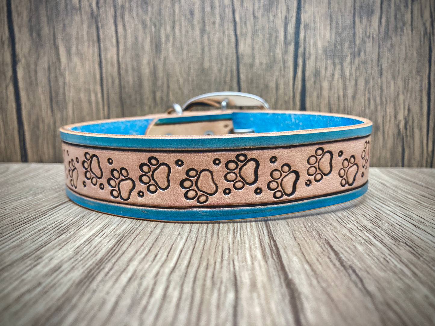 "Paw Prints" Hand carved wide dog collar - Medium - Large