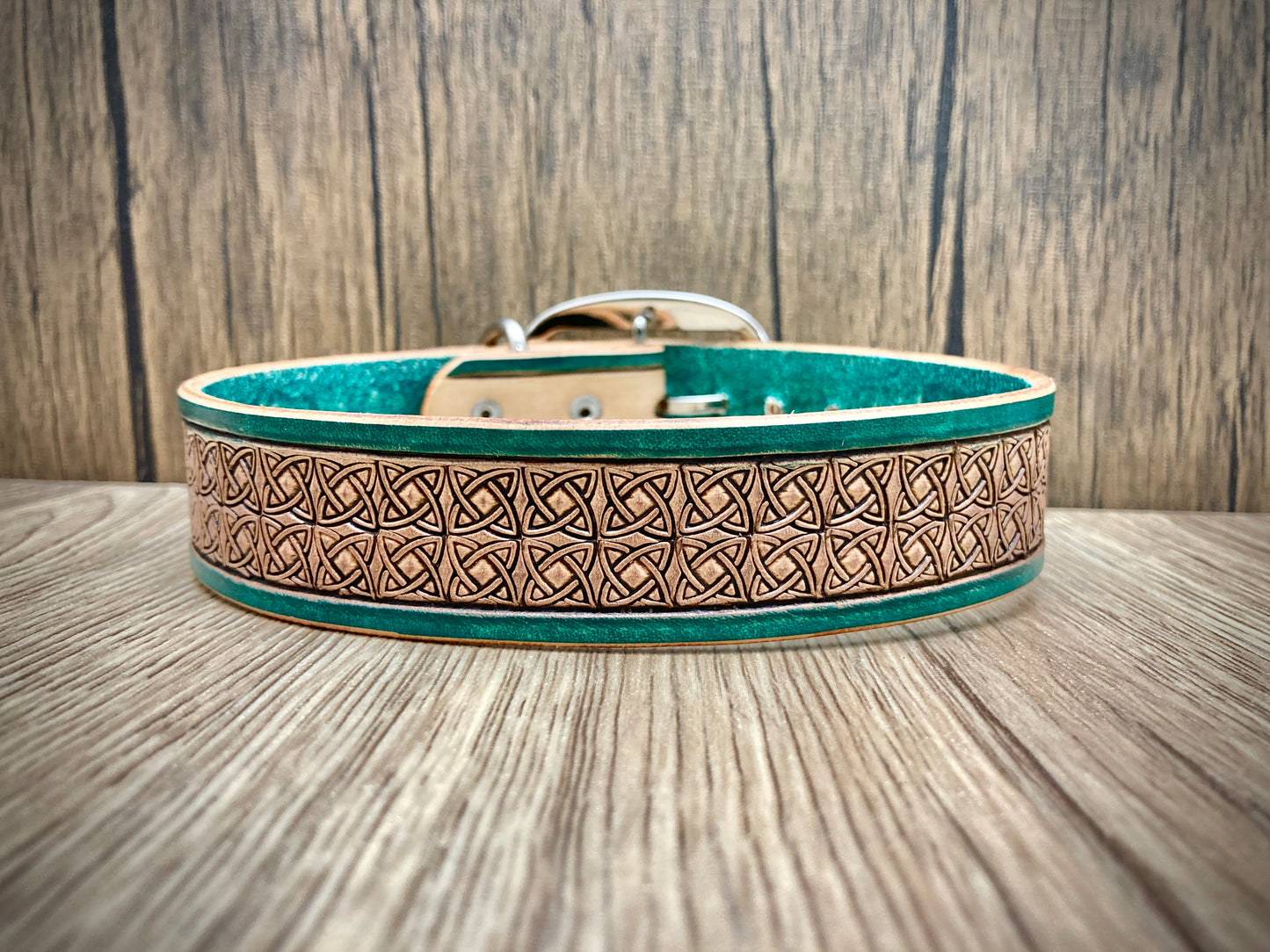 "Celtic knots" Hand carved wide dog collar - Medium - Large