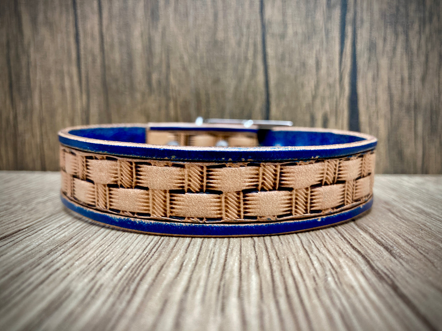 "Basket Weave" Hand carved narrow dog collar - Small - Medium