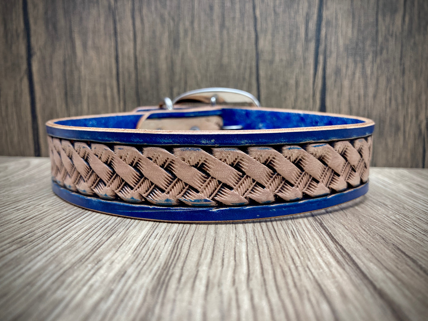 "Basket Weave" Hand carved wide dog collar - Medium - Large