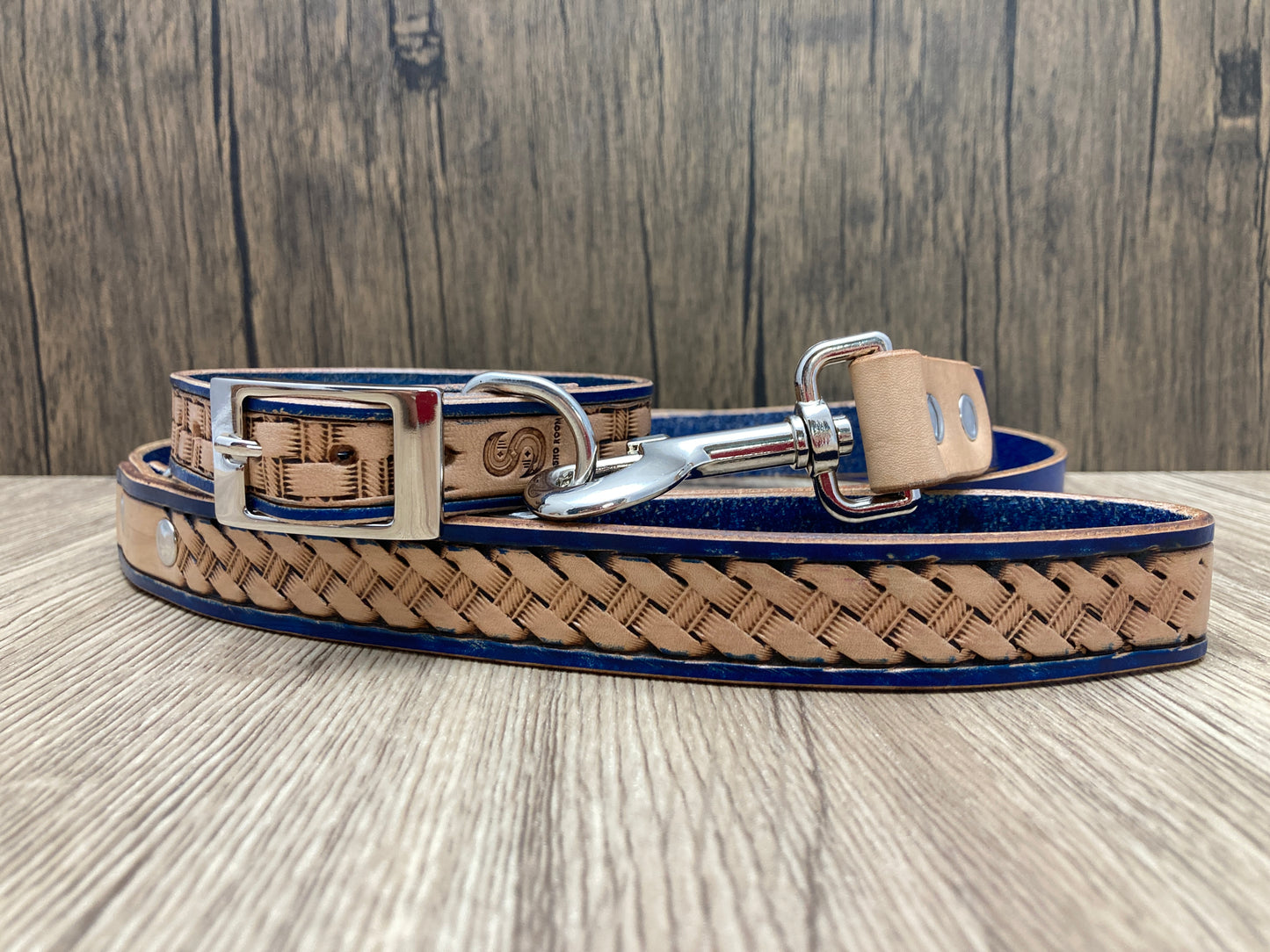 "Basket Weave" Hand carved narrow dog collar - Small - Medium