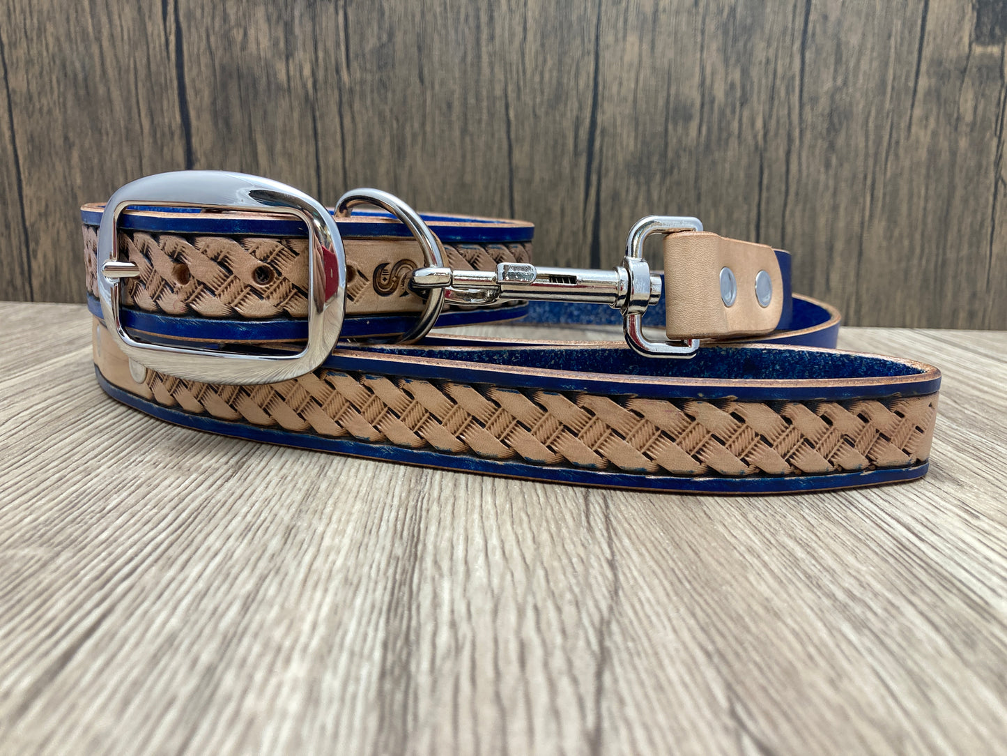 "Basket Weave" Hand carved wide dog collar - Medium - Large