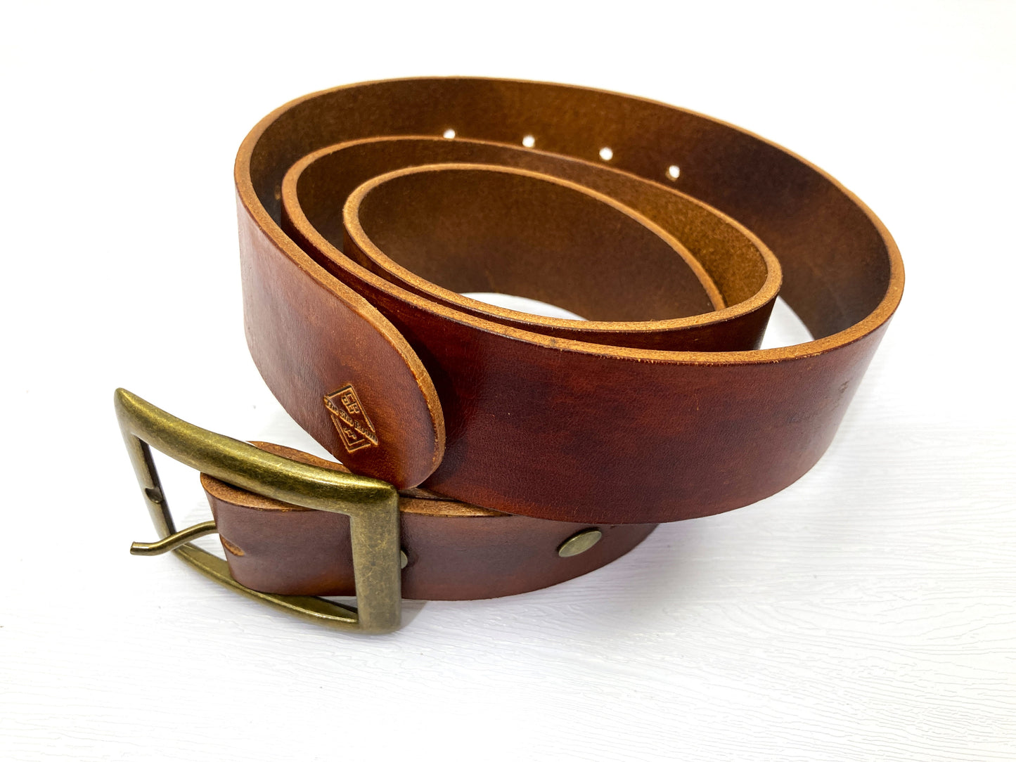 Hand dyed minimalist leather belt