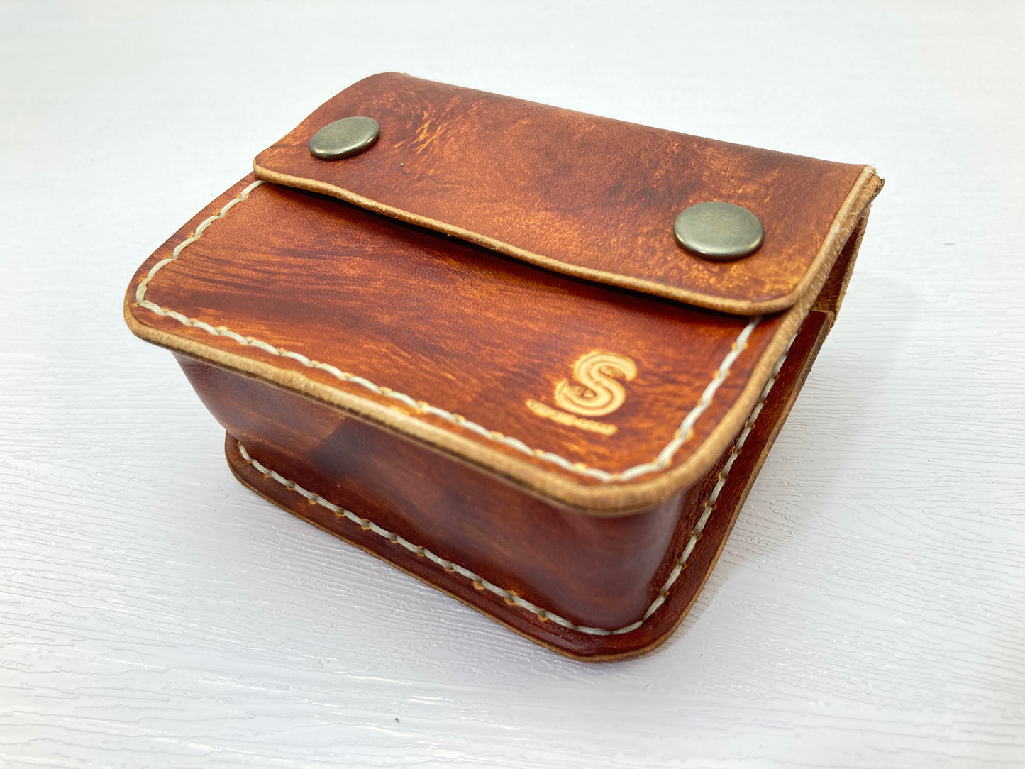 Mini foraging leather belt pouch with snap closure