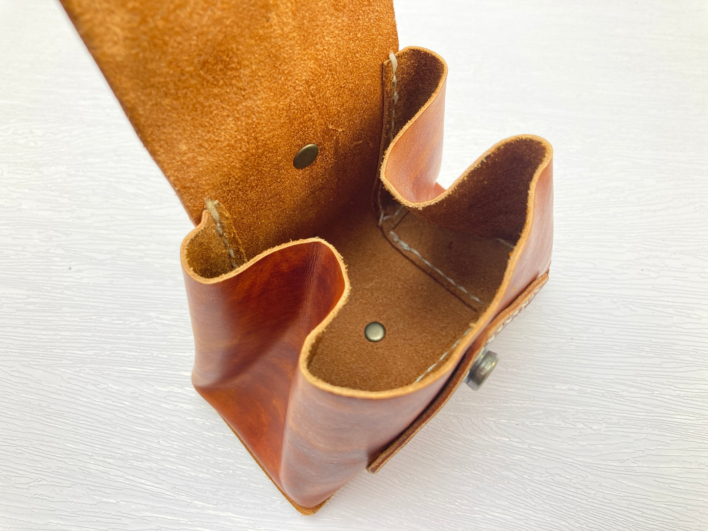 Mini foraging leather belt pouch with snap closure