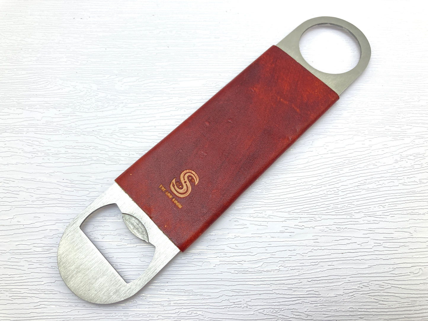 Bottle opener for wanderes