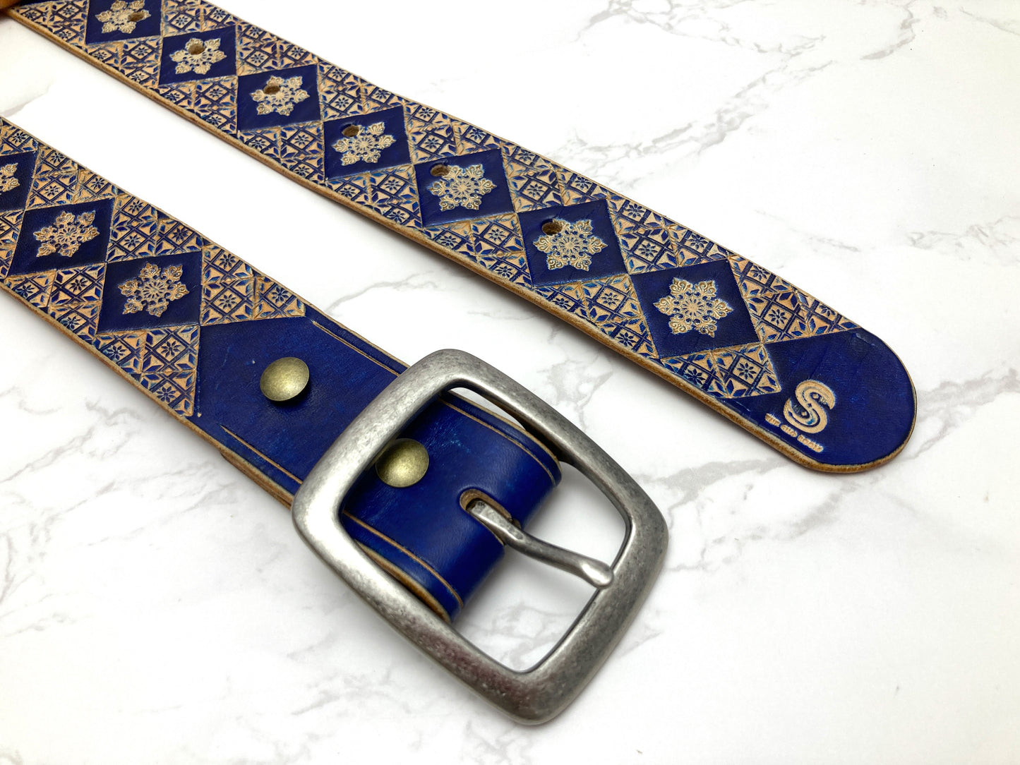 Nature inspired leather belt