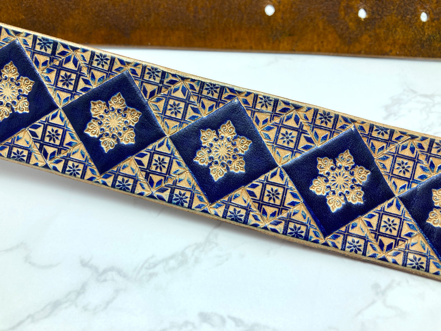 Nature inspired leather belt