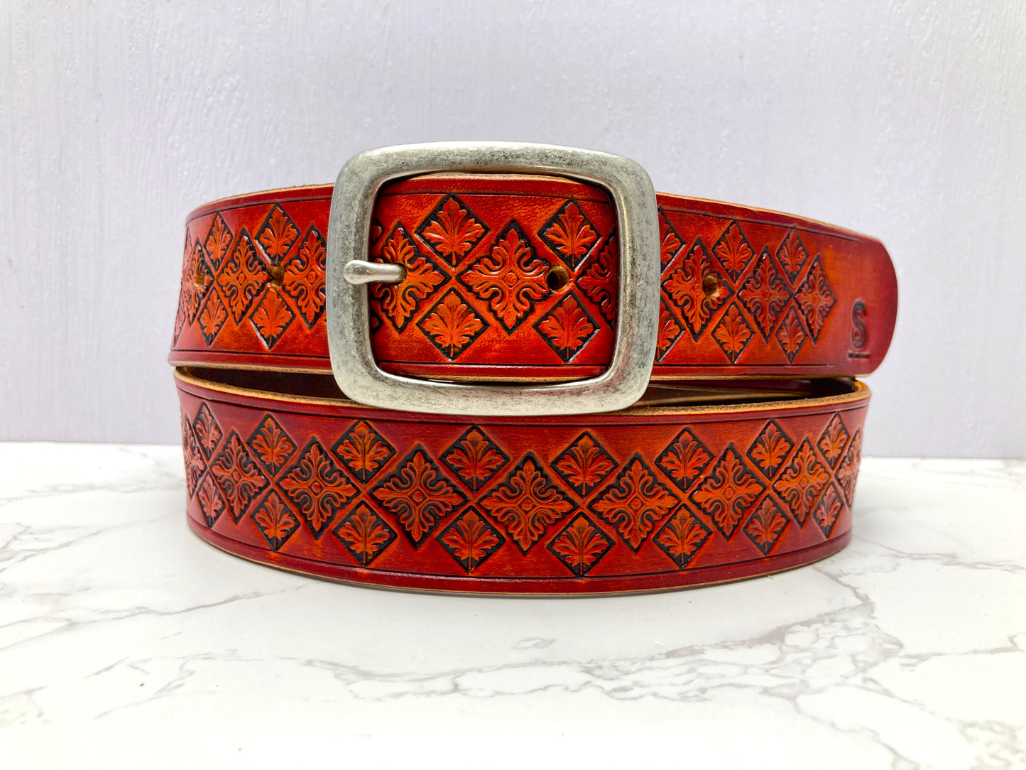 Nature inspired leather belt