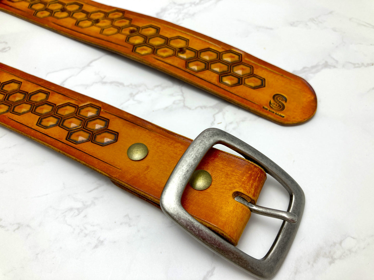 Nature inspired leather belt