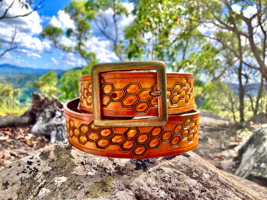 Nature inspired custom leather belt - Beehive summer