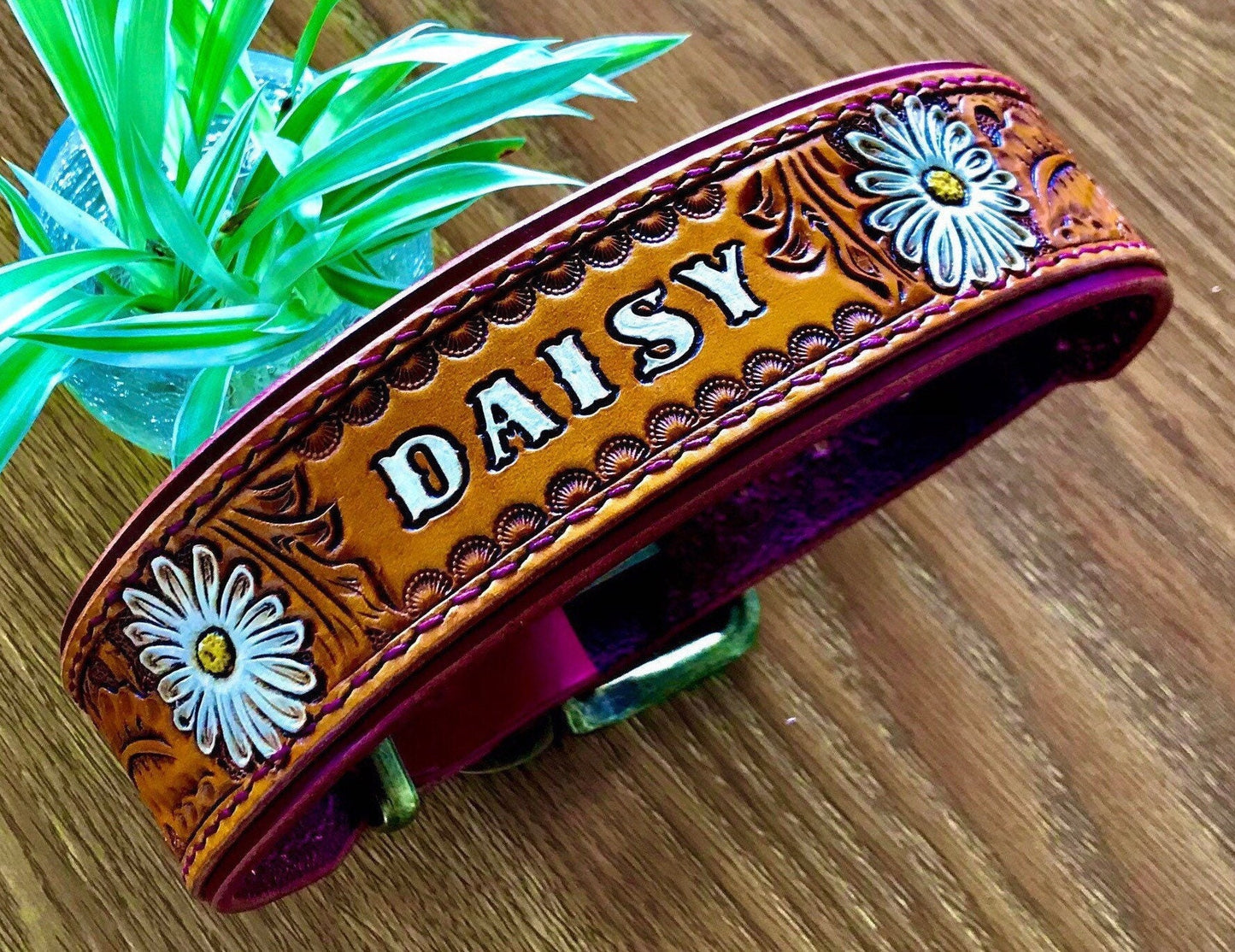 Hand tooled leather colla by The Sho Room - Hand painted Daisy